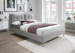 Furnishing a Small Bedroom: Smart Furniture Ideas That Save Space