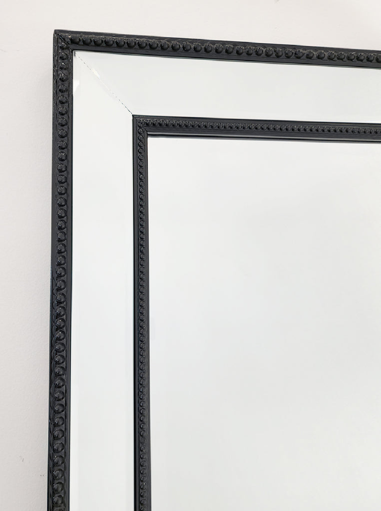 Black beaded mirror frame corner with double-border trim