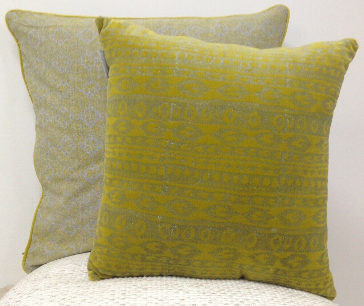 Set of two cushion covers: mustard yellow and light grey geometric pattern