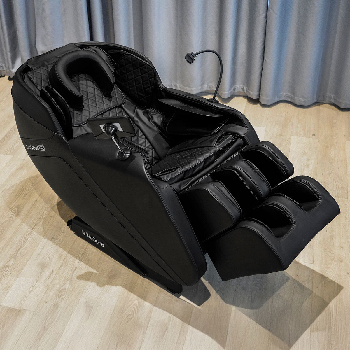 ReGen8 LuxCloud Air - Zero Gravity Heated Massage Chair in Black