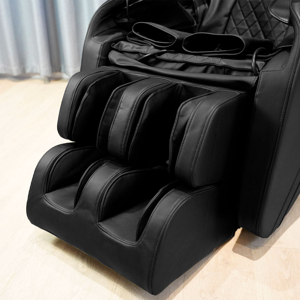 ReGen8 LuxCloud Air - Zero Gravity Heated Massage Chair in Black