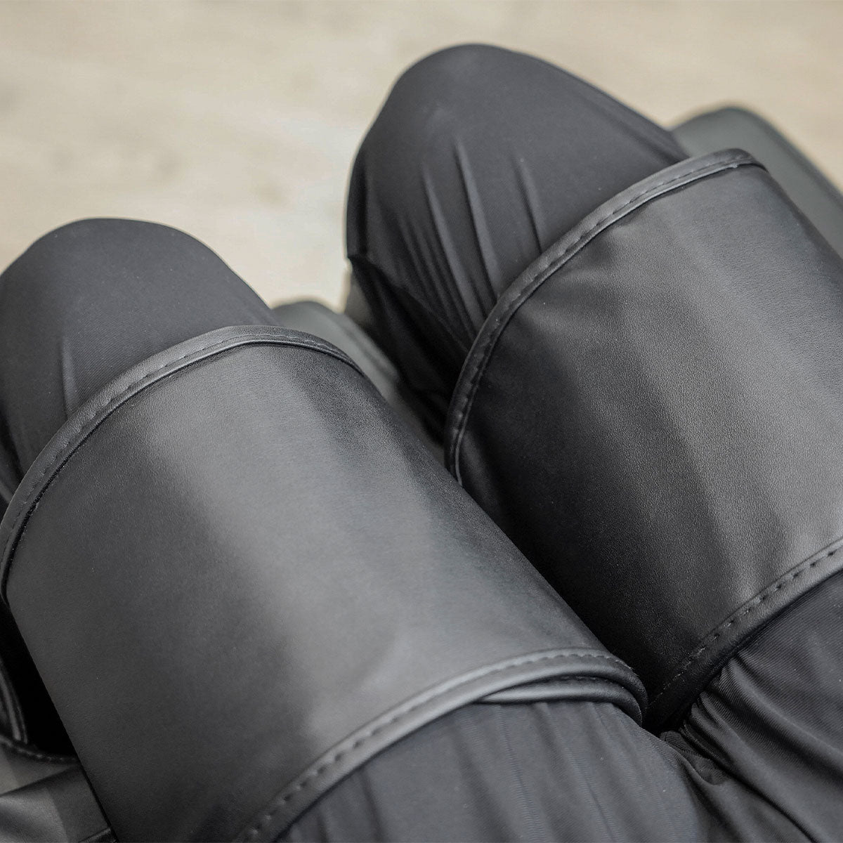 ReGen8 LuxCloud Air - Zero Gravity Heated Massage Chair in Black