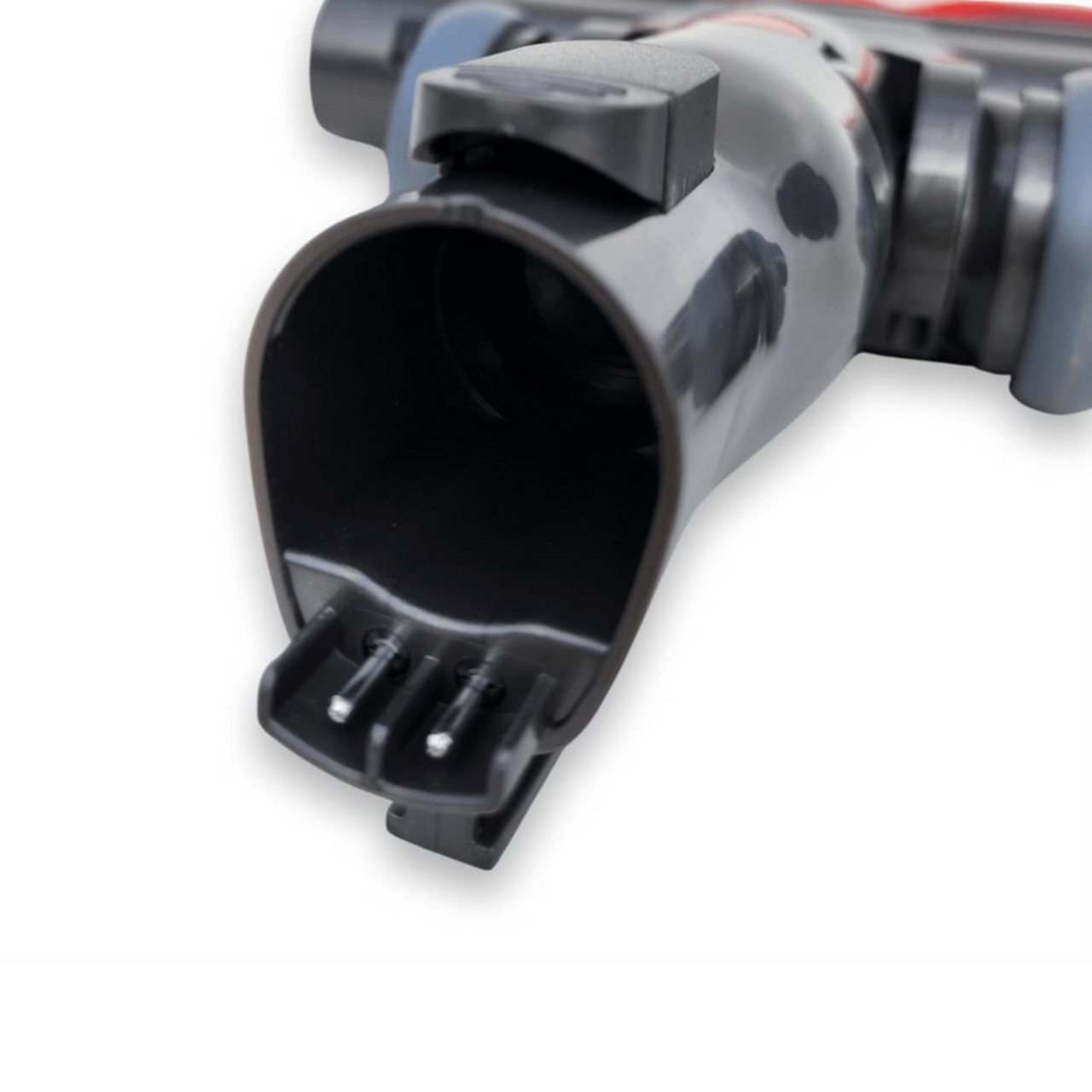 Vacuum powerhead connector with open suction port and latch