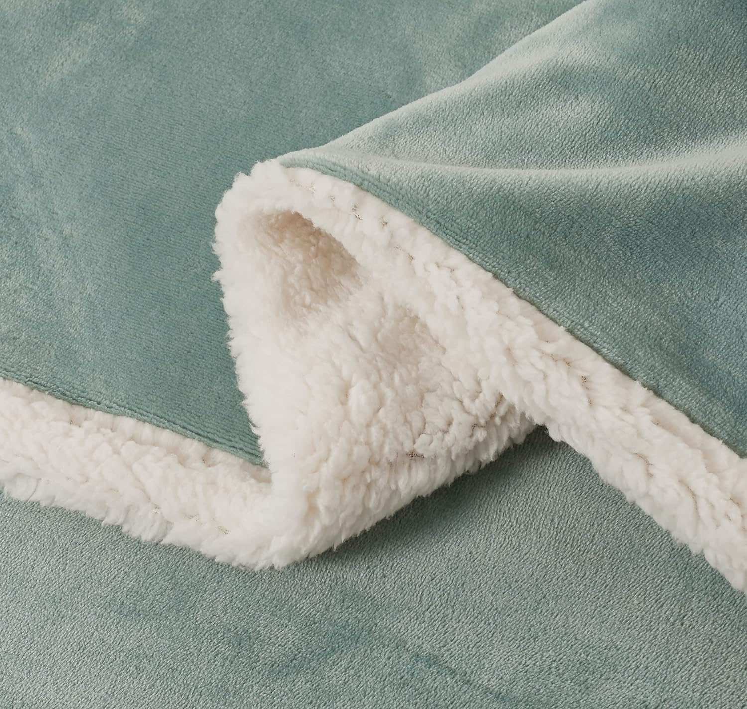 2-in-1 Teddy Sherpa Quilt Cover Set (Queen Size - Sage Green)