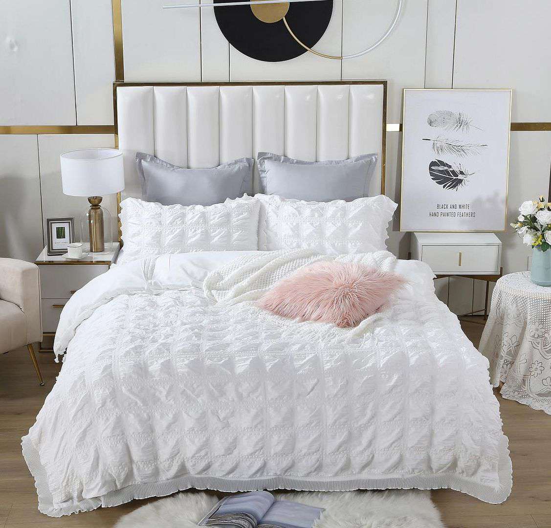 Ruffles Textured Jacquard Queen Size white Duvet Quilt Cover Set