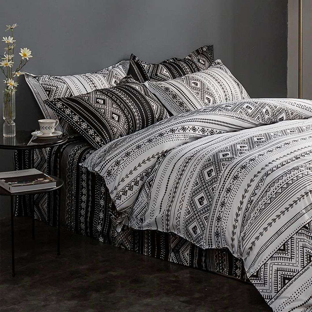 Tugo Reversible Queen Size Quilt/Duvet Cover Set