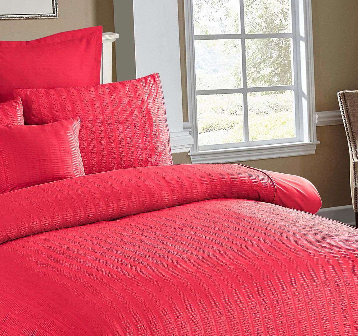 Seersucker Super King Size Quilt/Duvet Cover Set - Red