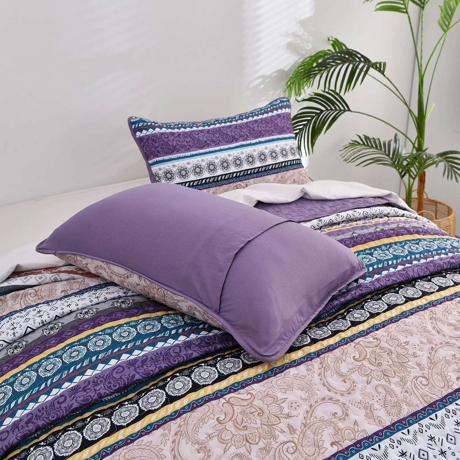 Hygge Quilted bedspread and pillowcovers set: Embrace Cozy Living - Queen size