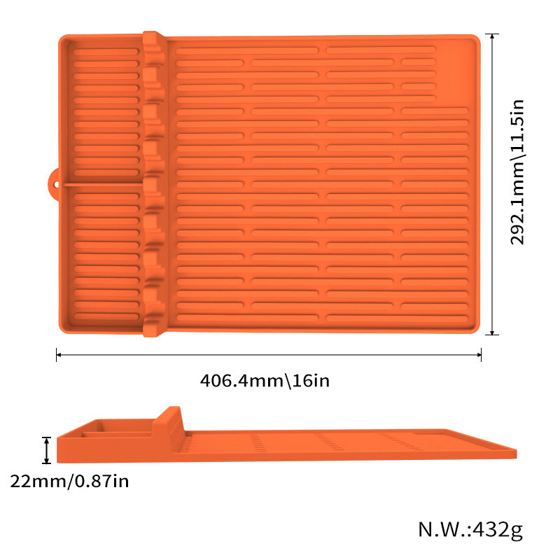 Orange silicone grilling mat, 406.4 mm by 291.1 mm, ridged rack protector