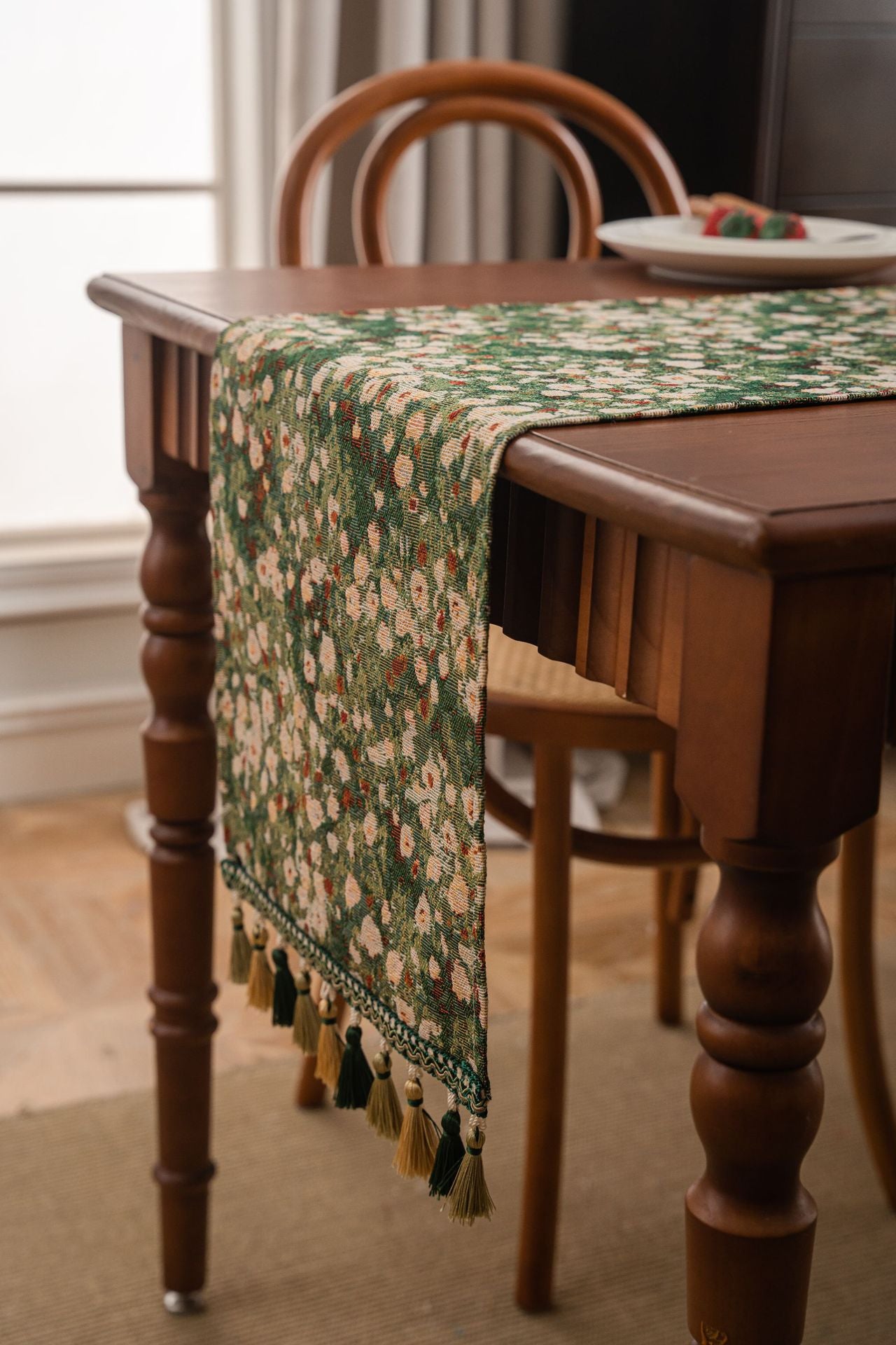 Floral Table Runner with Tassels - Jacquard Green Farmhouse Style (33x220cm)