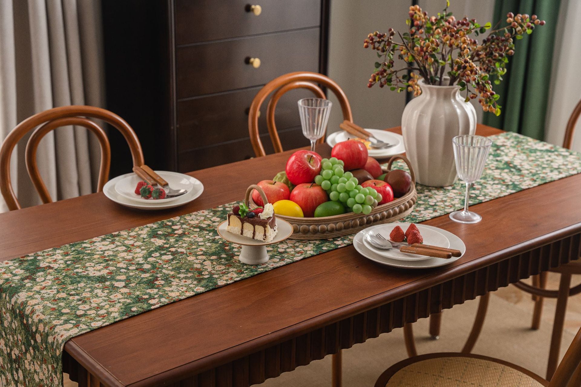 Floral Table Runner with Tassels - Jacquard Green Farmhouse Style (33x240cm)